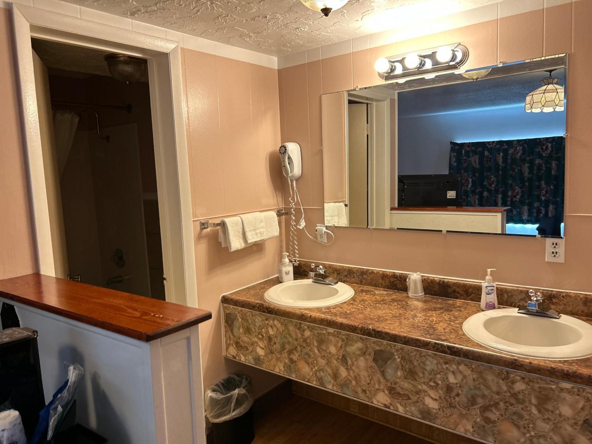 Paonia Redwood Arms Motel מראה חיצוני תמונה